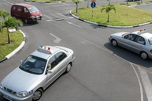 Sẽ giảm bớt giờ học và thực hành trong đào tạo lái xe