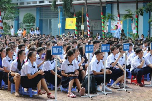 Hà Nội không bắt học sinh phải mua đồng phục mới