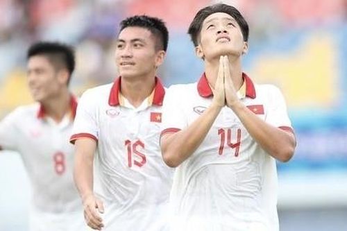 Video U23 Việt Nam 'đè bẹp' Malaysia, vào chung kết U23 Đông Nam Á