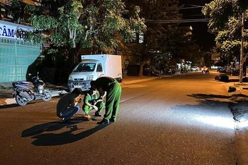 Hai nhóm mâu thuẫn tại quán cà phê, một người bị đâm chết