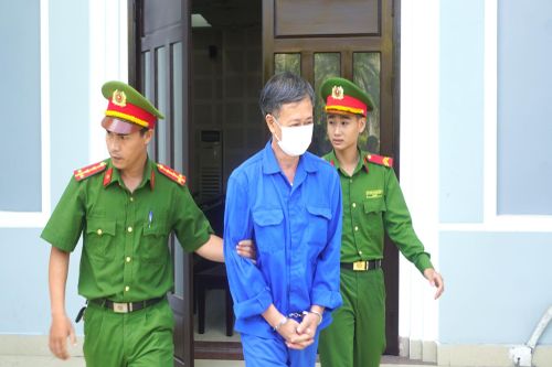 Cựu Giám đốc CDC Đà Nẵng: 'Nhượng lại kít, sinh phẩm thừa để bồi dưỡng anh em'