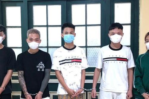 Hà Nội: Bắt nhóm cướp tuổi teen chuyên nhằm vào phụ nữ