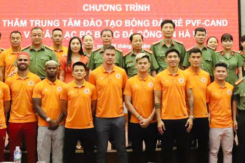 Cụm thi đua số 1 Bộ Công an thăm, động viên CLB Công an Hà Nội