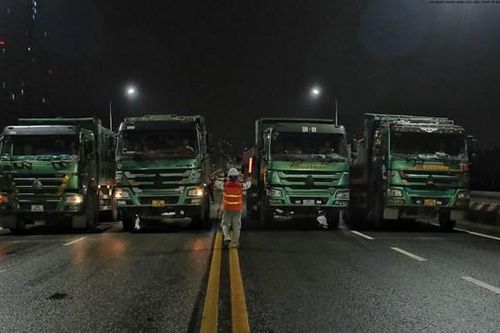 Xuyên đêm 'khám bệnh' cầu Thăng Long sau gần 40 năm khai thác