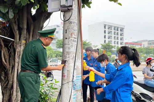 Ra quân xử lý 'rác' quảng cáo, rao vặt, đảm bảo văn minh đô thị