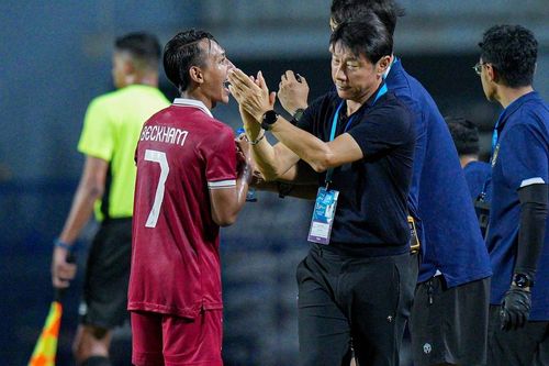 HLV Hoàng Anh Tuấn tìm cách chống điểm mạnh bóng bổng của U23 Indonesia