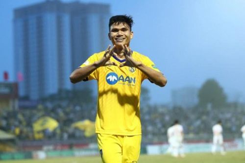 'Người hùng Thường Châu' viết tâm thư chia tay SLNA đầy cảm xúc, fan xứ Nghệ tiếc nuối