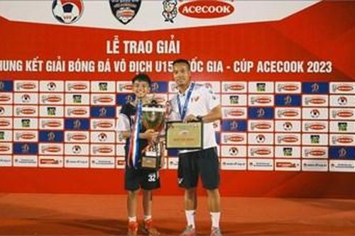 Người trẻ làm thầy