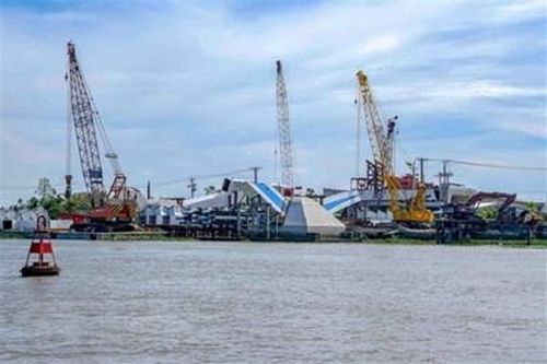 Hạn chế giao thông trên sông Cần Thơ để hợp long cầu Trần Hoàng Na
