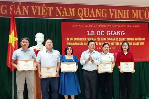 147 thầy cô giáo quản lý giáo dục miền núi được bồi dưỡng kiến thức