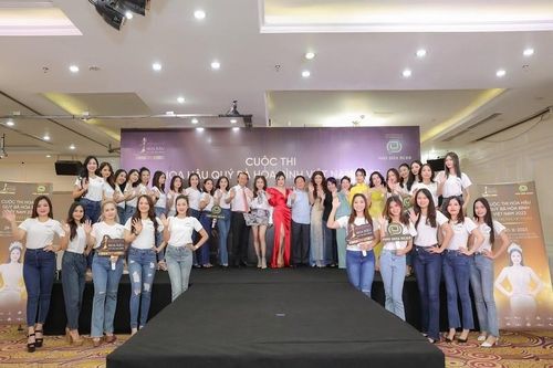 Hoa hậu Phan Kim Oanh truyền lửa cho thí sinh Mrs Grand Vietnam 2023