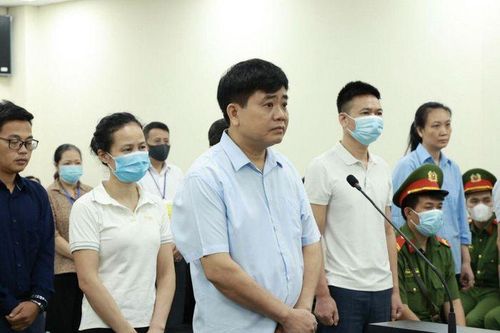 Cựu Chủ tịch Nguyễn Đức Chung bị đề nghị 2-3 năm tù trong vụ 'thổi giá' cây xanh
