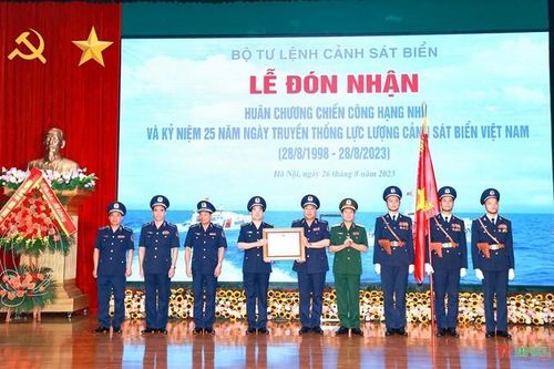 Cảnh sát biển Việt Nam được trao Huân chương Chiến công hạng Nhì