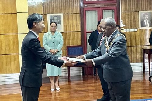 Đại sứ Việt Nam tại Papua New Guinea Nguyễn Tất Thành trình Thư ủy nhiệm