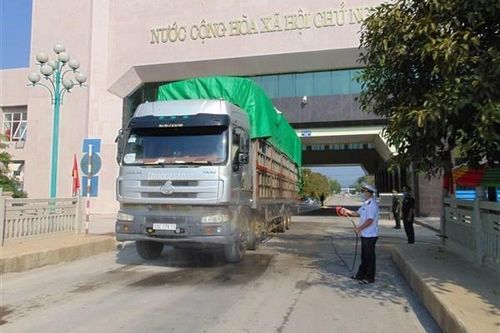 Cơ chế phối hợp giữa Ban Quản lý cửa khẩu và UBND huyện biên giới trong quản lý hoạt động tại cửa khẩu