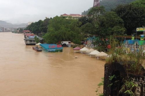 Lũ bất ngờ xuất hiện trên sông Lô