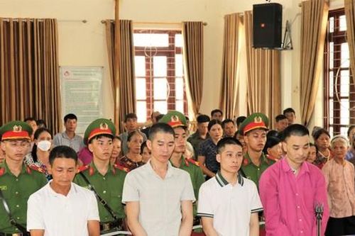Nhóm lâm tặc khai vì nghèo nên vào rừng Tây Yên Tử chặt gỗ