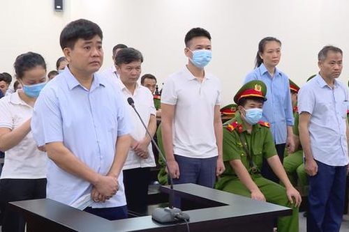 Can thiệp việc trồng cây xanh, ông Nguyễn Đức Chung bị đề nghị mức án 2 – 3 năm tù