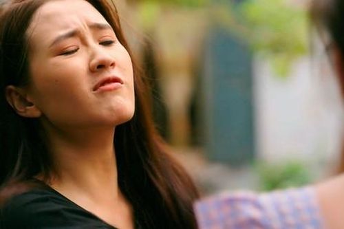 Showbiz 26/8: Hai diễn viên chia tay phim 'Làng trong phố'