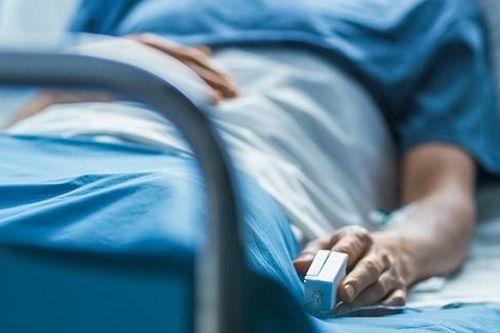 Biểu hiện ít phút trước khi một người có vẻ khỏe mạnh đột tử