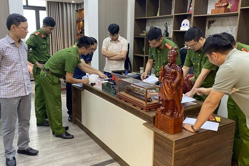 Giả danh cán bộ Ban Nội chính Trung ương lừa chạy việc, chiếm gần 10 tỉ