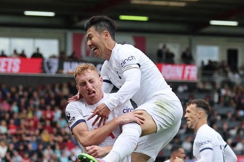 Tottenham nối dài mạch thắng ở Ngoại hạng Anh