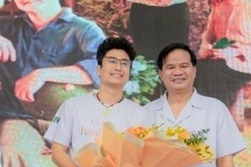 Đạo diễn Mai Long mang 'Chạm vào hạnh phúc' tới bệnh viện