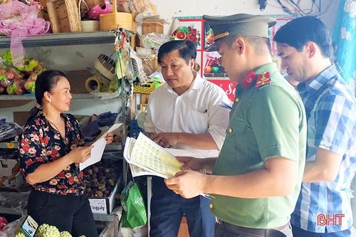 Phát hiện hơn 3.000 tem nhãn bưởi Phúc Trạch không đủ tiêu chuẩn