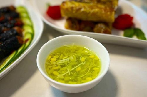 Học mẹ đảm Hà thành cách nấu chè bưởi cốm dừa cho mùa Vu Lan