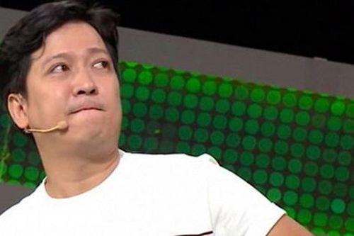 Câu đố Tiếng Việt: 'Để nguyên nhất trí đồng tình, bỏ huyền thêm sắc lật mặt quá nhanh', là từ gì?