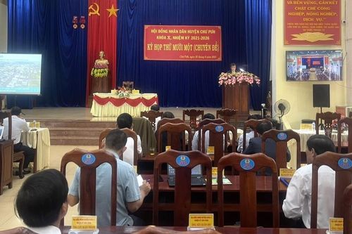 Kỳ họp thứ 11 HĐND huyện Chư Pưh thông qua các nghị quyết quan trọng