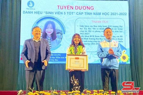 'Sinh viên 5 tốt' đam mê cống hiến
