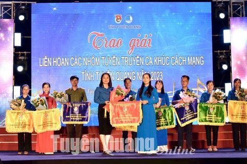 Liên hoan các nhóm tuyên truyền ca khúc cách mạng