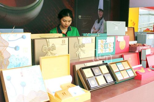Thị trường bánh Trung thu vào mùa sớm