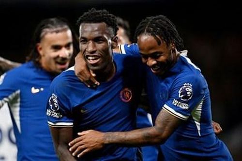 Hủy diệt tân binh, Chelsea có thắng lợi đầu tiên
