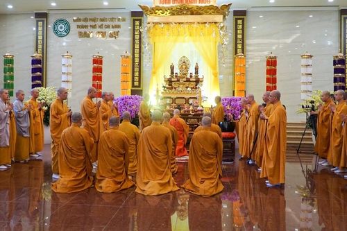 Khóa lễ cúng Phật, cung tiến chư hương linh tại Việt Nam Quốc Tự