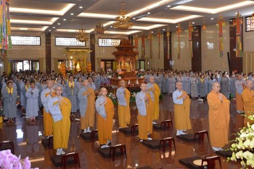 Trọn tâm thành hướng về Pháp hội Vu lan - Báo hiếu tại Việt Nam Quốc Tự