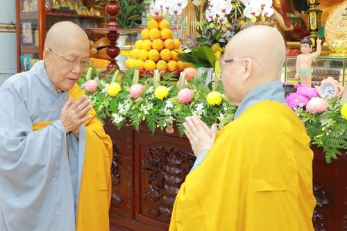 Chư Ni chùa Bồ Đề Lan Nhã tác pháp Tự tứ, kết thúc khóa An cư kiết hạ Phật lịch 2567