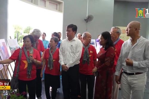 Khai mạc triển lãm 'Cựu tù Côn Đảo ngày trở lại'