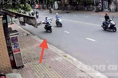 Truy xét kẻ cướp giật khiến người phụ nữ ngã nhào xuống đường