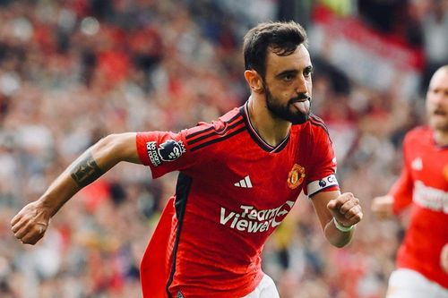 Man Utd ngược dòng thắng Nottingham Forest