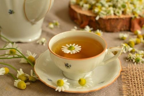 4 loại trà thảo mộc hỗ trợ giấc ngủ ngon