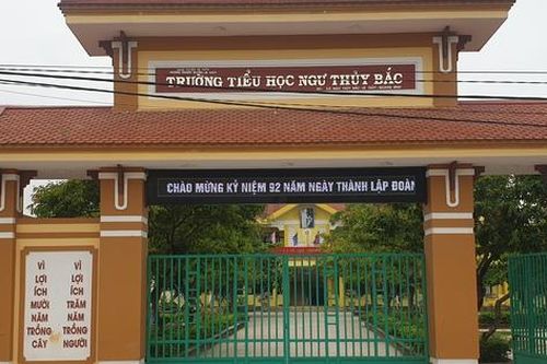 Giáng chức vị hiệu trưởng đánh hiệu phó nhập viện