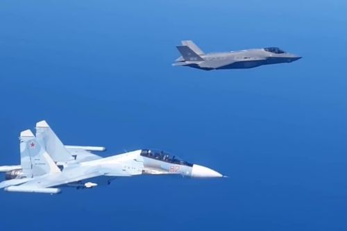 Nga lại tố tiêm kích tàng hình F-35 Mỹ áp sát nguy hiểm chiến đấu cơ Su-35 tại Syria