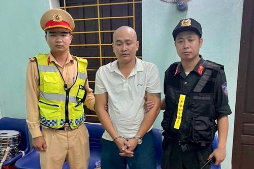 Người đàn ông 'áp tải' 29kg pháo hoa trái phép, khi đi qua Thanh Hóa thì bị bắt