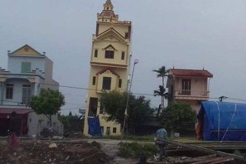 Đào móng làm lún nhà hàng xóm có phải bồi thường?
