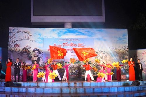 Điện Biên: Sôi nổi chương trình nghệ thuật chào mừng Ngày truyền thống ngành Văn hóa