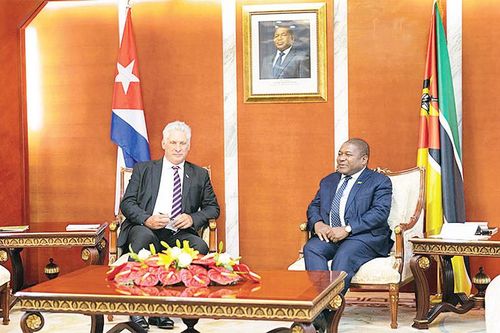 Chủ tịch Cuba thăm cấp Nhà nước tới Mozambique