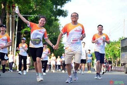 1.000 cặp đôi tham gia đường chạy khởi động Lễ cưới tập thể năm 2023