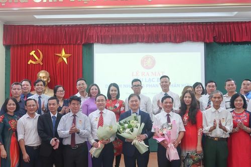 Tuyên dương học sinh xuất sắc tiêu biểu và ra mắt CLB Doanh nhân họ Phan và Thân hữu